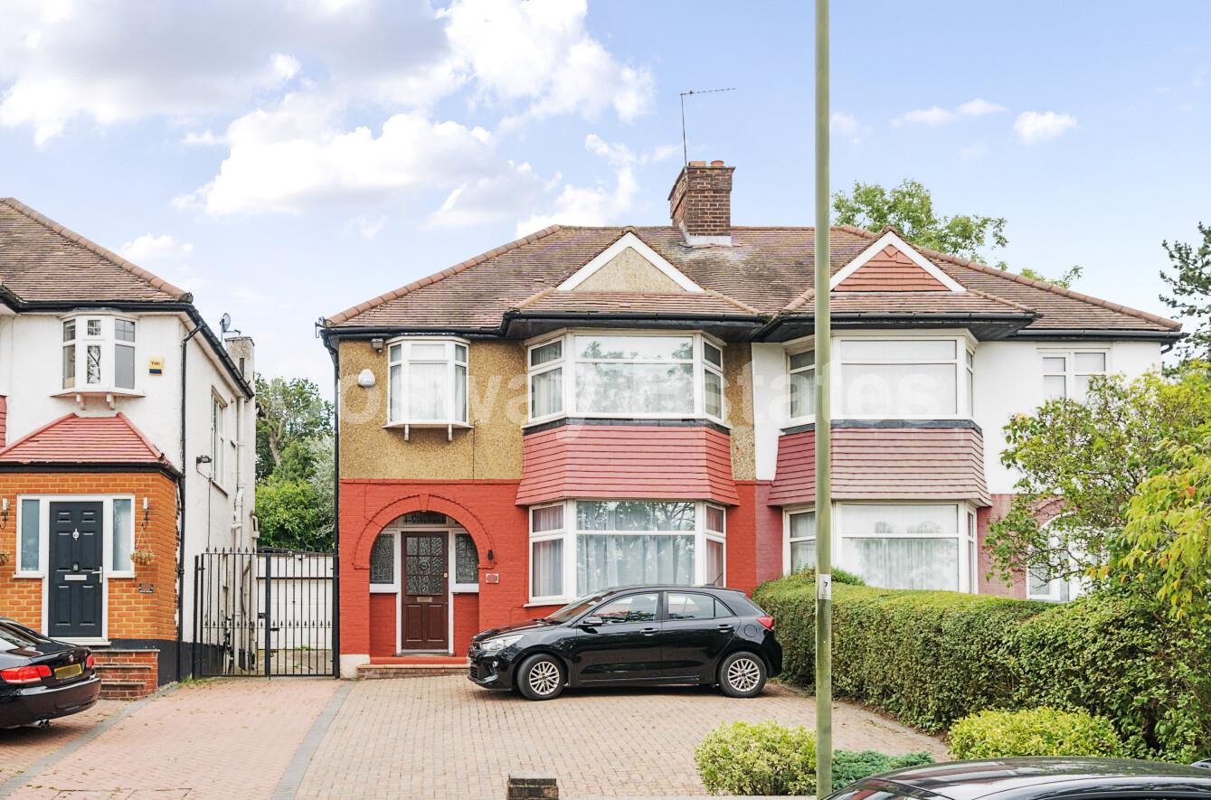 Glendor Gardens, Mill Hill